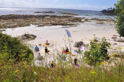 Yoga sur la plage.JPG